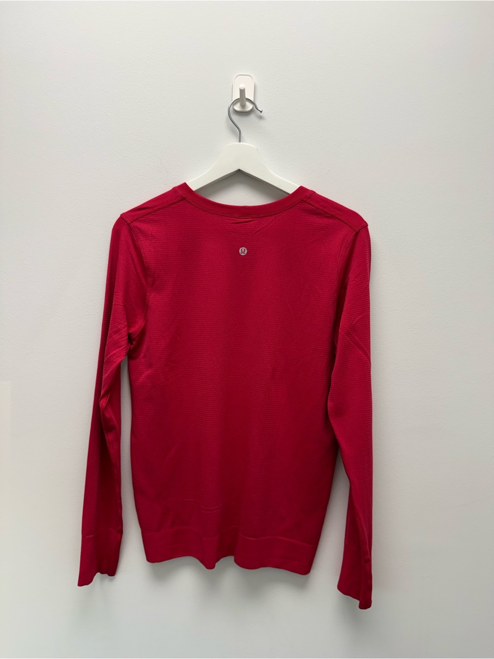 Lululemon Swiftly Relaxed Long-Sleeve Shirt - Oxford Red, size 6 - Picture 4 of 6